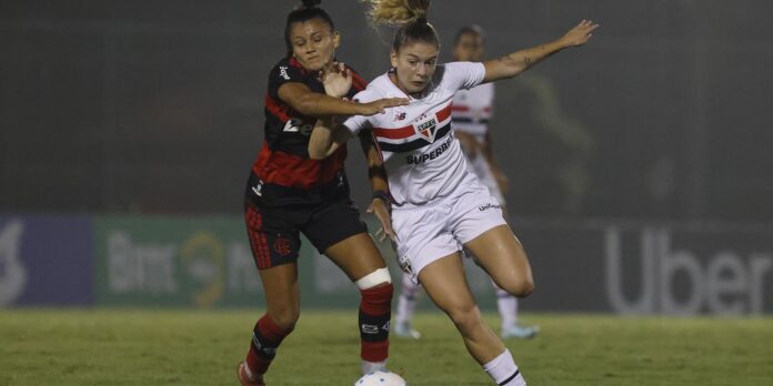 São Paulo derrota Flamengo e assume a vice-liderança no Brasileirão Feminino