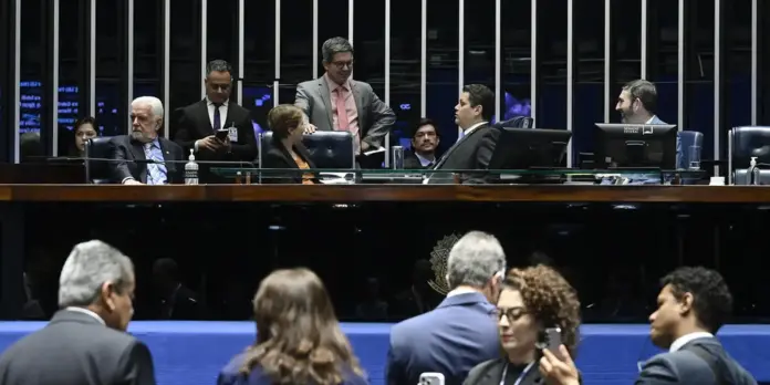 Senado aprova medida provisória que institui renovação automática da CNH para bons condutores