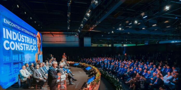 Lula afirma que irá ouvir demandas de empresários sobre o fim da escala 6x1
