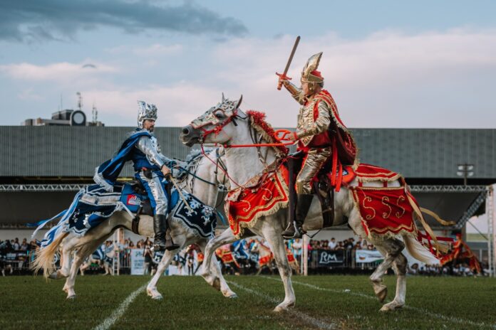Luziânia e Niquelândia abrem Circuito das Cavalhadas 2026