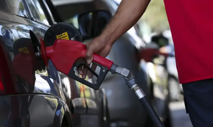 Imagem ilustrativa abastecimento de diesel
