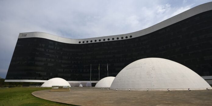Especialistas alertam que IA pode aumentar a disseminação de fake news nas eleições