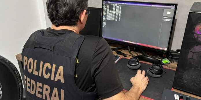PF investiga crime de racismo em canal de mensagens