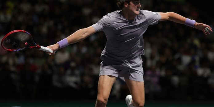 João Fonseca avança em Roland Garros e pode enfrentar Djokovic