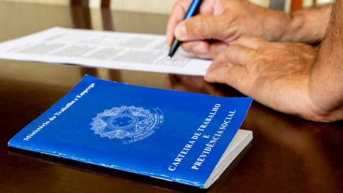 Semana inicia com mais de 900 oportunidades de emprego nas agências do trabalhador
