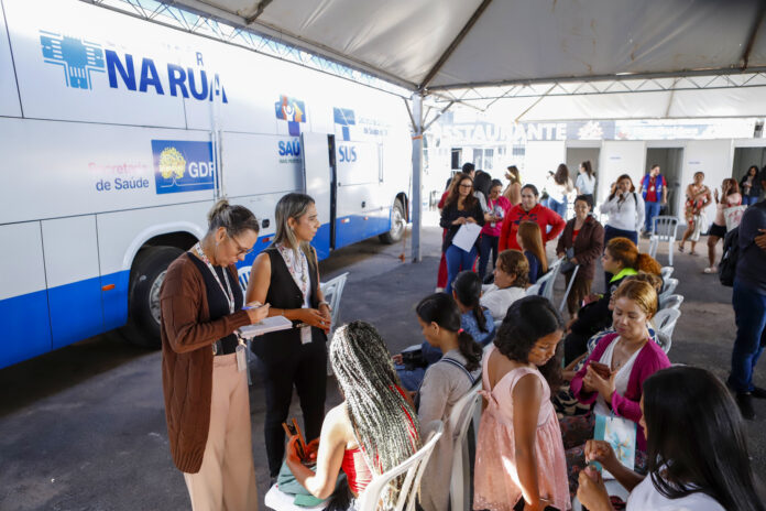 Programa GDF na Sua Porta oferece serviços de vacinação e atendimento odontológico à população do Riacho Fundo II