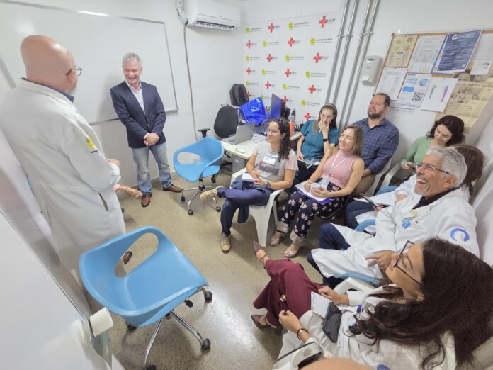Hospital de Base aprimora técnicas de acupuntura médica