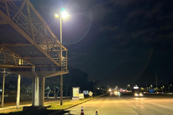 Trecho em obras na Epig recebe instalação de iluminação provisória