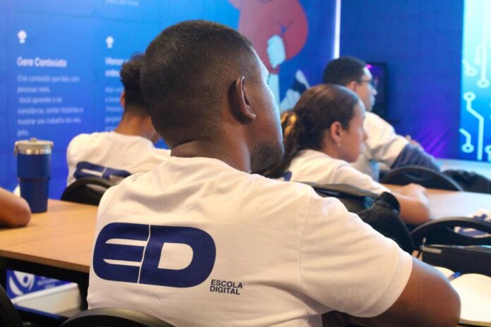 Projeto Escola Digital fortalece compromisso com a inclusão tecnológica no DF