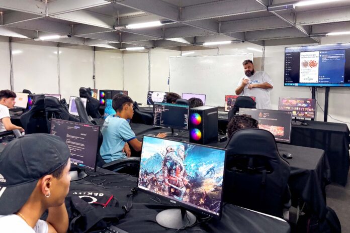 Pró-Jovem Digital certifica 224 alunos de Ceilândia e Taguatinga