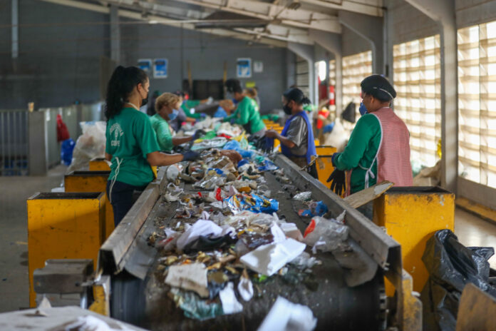 Coleta seletiva de lixo no Distrito Federal registra aumento de 70%