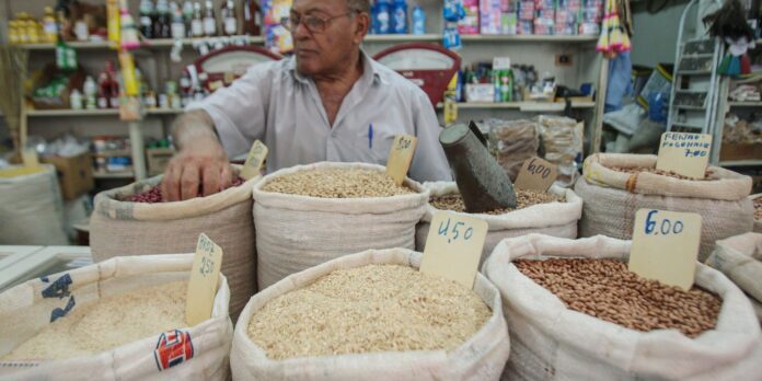 Mercado ajusta previsão da inflação para 4,89% em 2023