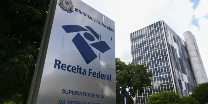 Arrecadação federal atinge recorde de mais de R$ 278 bilhões em abril