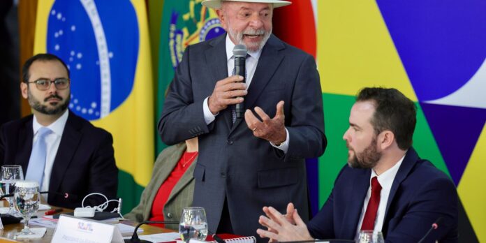 Lula apresenta novo programa Desenrola para beneficiários com renda de até R$ 8,1 mil