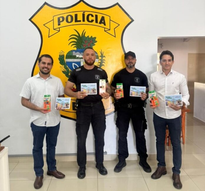 Secult entrega 700 kits de livros de colorir para espaços infantis em unidades prisionais
