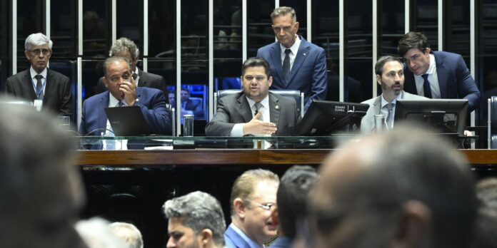 Alcolumbre promulga lei de dosimetria que beneficia condenados pelo 8 de janeiro