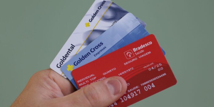Reajuste médio de 9,9% em planos de saúde coletivos, segundo ANS