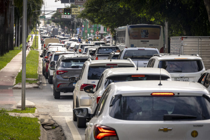 Vencimento do IPVA de maio ocorre nesta sexta-feira para todas as placas; saiba como emitir a parcela