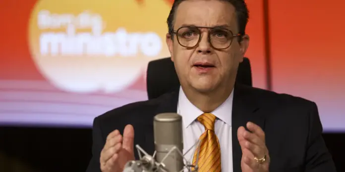 Ministro expressa preocupação com emenda que diminui INSS para compensar término da escala 6x1