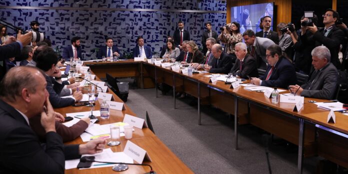 Câmara: governo revoga urgência para o fim da escala 6x1 e libera pauta de votações