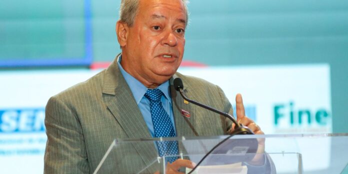 CNI aponta risco para exportações devido à tarifa de 25% dos EUA
