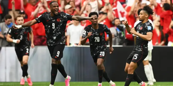 Canadá conquista sua primeira vitória em Copas do Mundo ao derrotar o Catar por goleada histórica