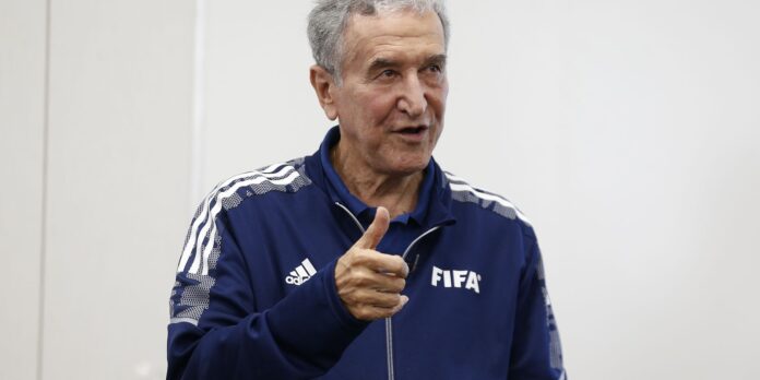 Carlos Alberto Parreira, técnico da seleção campeã tetra, é internado no Rio de Janeiro