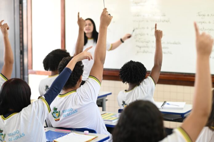 Percentual de jovens fora da escola e do mercado de trabalho é o mais baixo já registrado em Goiás
