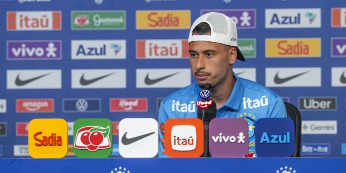 Martinelli reconhece possibilidade de substituir Raphinha e elogia dedicação de Neymar