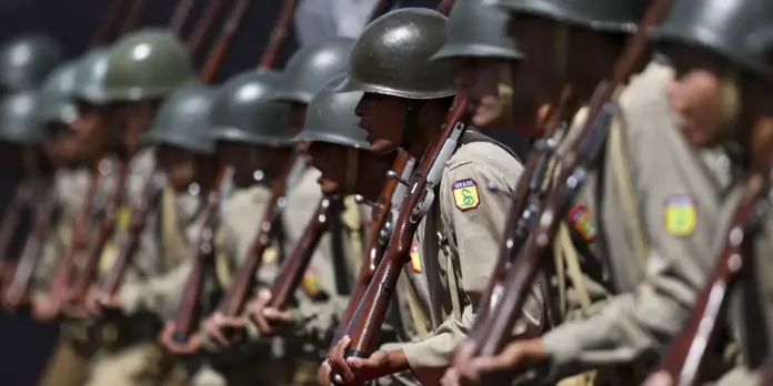 Exército continua patrulha nas fronteiras apesar de bloqueio orçamentário