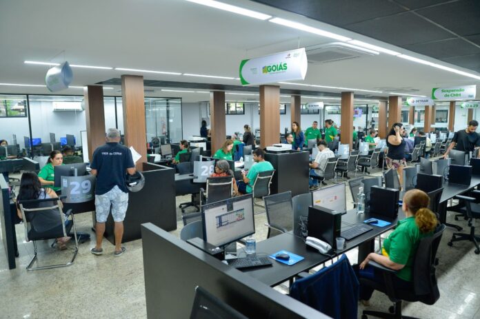Expediente na segunda-feira é alterado devido ao jogo do Brasil