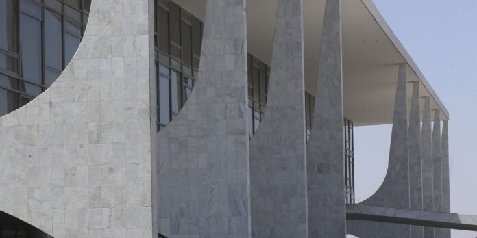 Brasil contesta EUA e classifica investigação comercial como ingerência