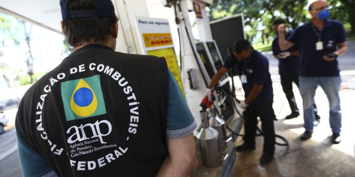 ANP realiza 21 autuações por preços abusivos de combustíveis em três meses