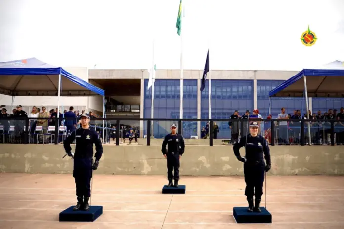 Passagem de Comando do Cmt é Marcada por Emoção e Reconhecimento