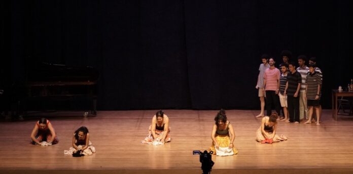 Gota d’Água é encenada por alunos do Teatro do Basileu França