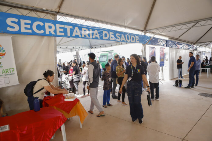 Saúde realiza inserção de Implanon e vacinação em Ceilândia durante o GDF na Sua Porta
