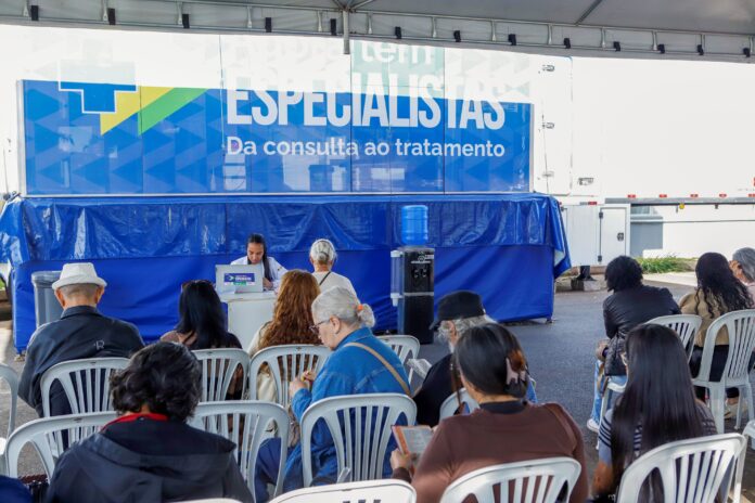 Carreta do programa Agora Tem Especialistas reforça atendimento à saúde da mulher no Gama