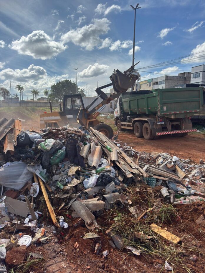 Mais de 125 toneladas de entulho são retiradas em áreas de Ceilândia