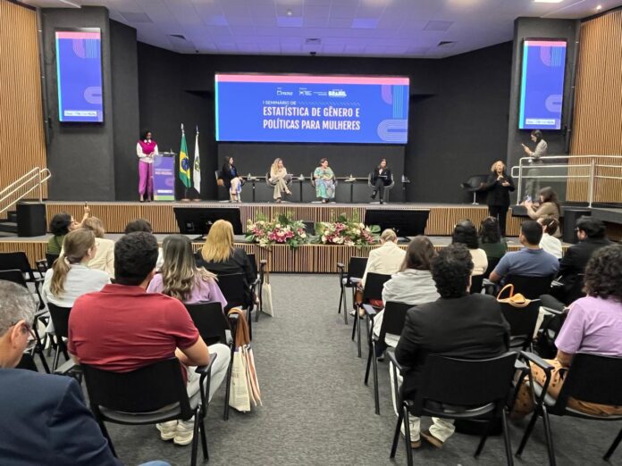Início do Seminário de Estatística de Gênero e Políticas para Mulheres