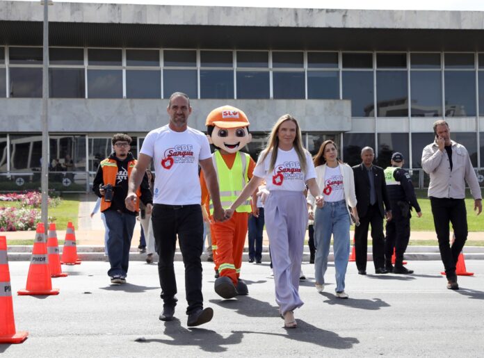 Ação na Praça do Buriti promove campanha de doação de sangue