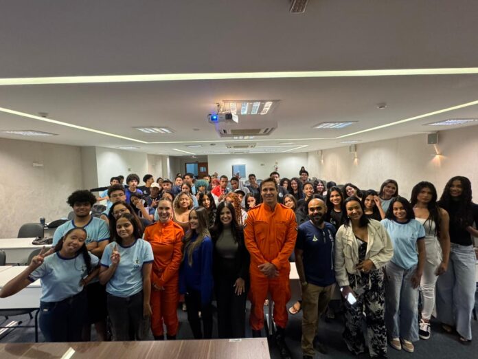 Estudantes de São Sebastião participam de palestra sobre primeiros socorros e carreira militar