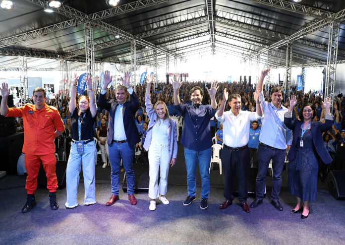 Mais de 950 alunos recebem certificação no primeiro ciclo do RenovaDF de 2026
