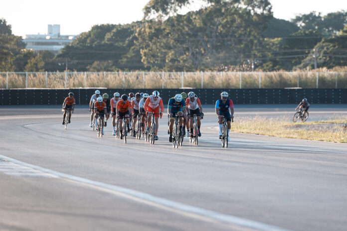 Onze mil ciclistas e corredores utilizam a pista do Autódromo de Brasília
