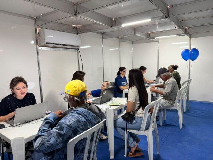 Mais de 900 famílias recebem atendimento durante o GDF na Sua Porta em Ceilândia
