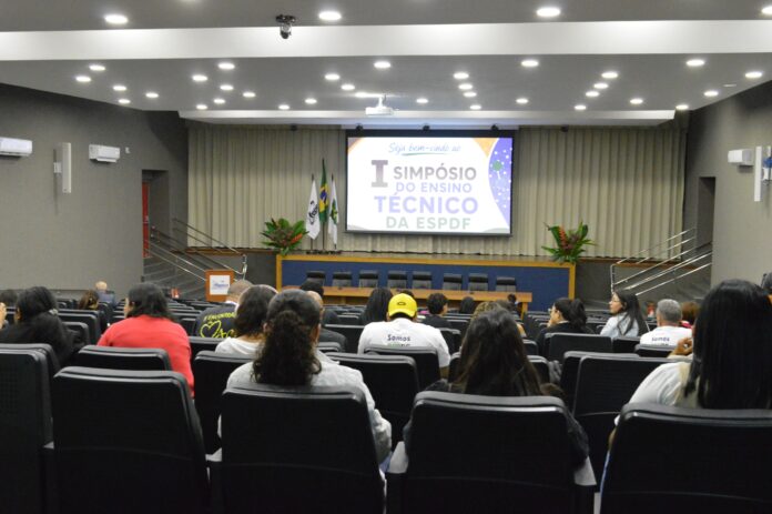 Simpósio debate os desafios da formação técnica para o SUS