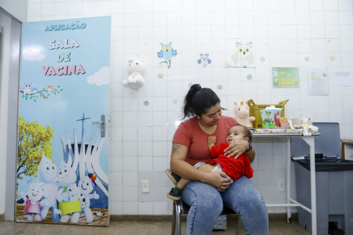 Vacina Pneumo 20 é disponibilizada na rede pública; saiba como isso altera o calendário vacinal infantil