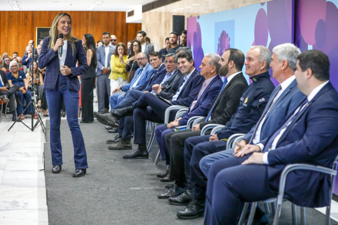 Caesb apresenta Iná, inteligência artificial inovadora para atendimento ao cidadão no Brasil