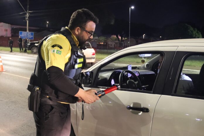 Detran-DF identifica 78 motoristas alcoolizados em fiscalizações do fim de semana