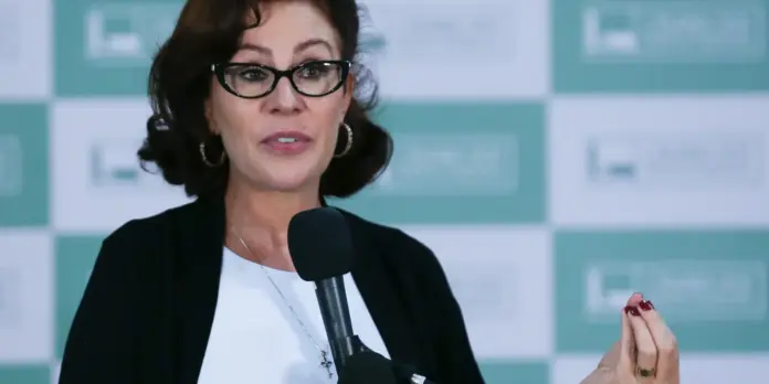 Entidades manifestam repúdio à prisão de jornalista alvo de perseguição por Zambelli