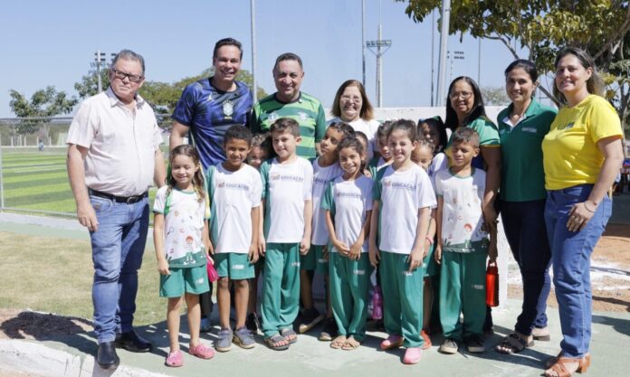 Montividiu do Norte tem agora campo sintético de futebol society